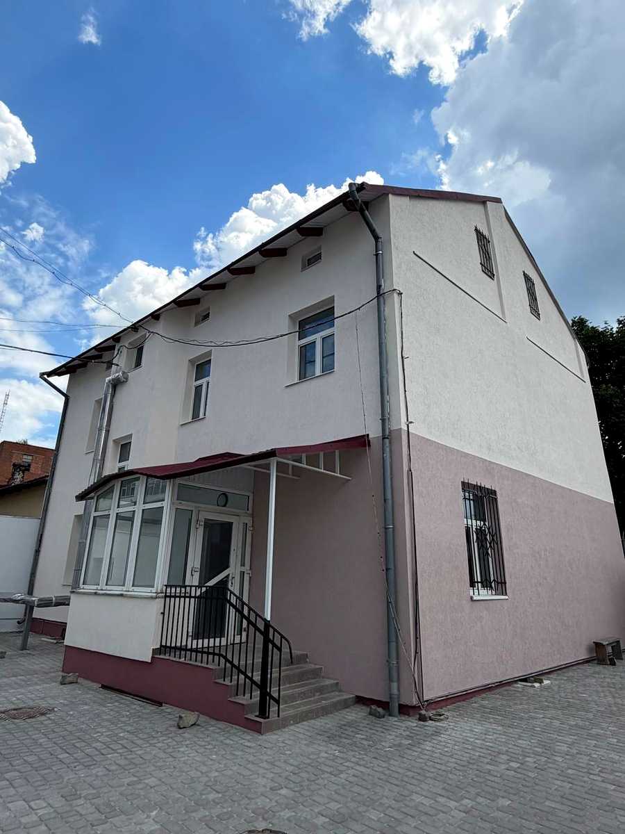 1877659619305640