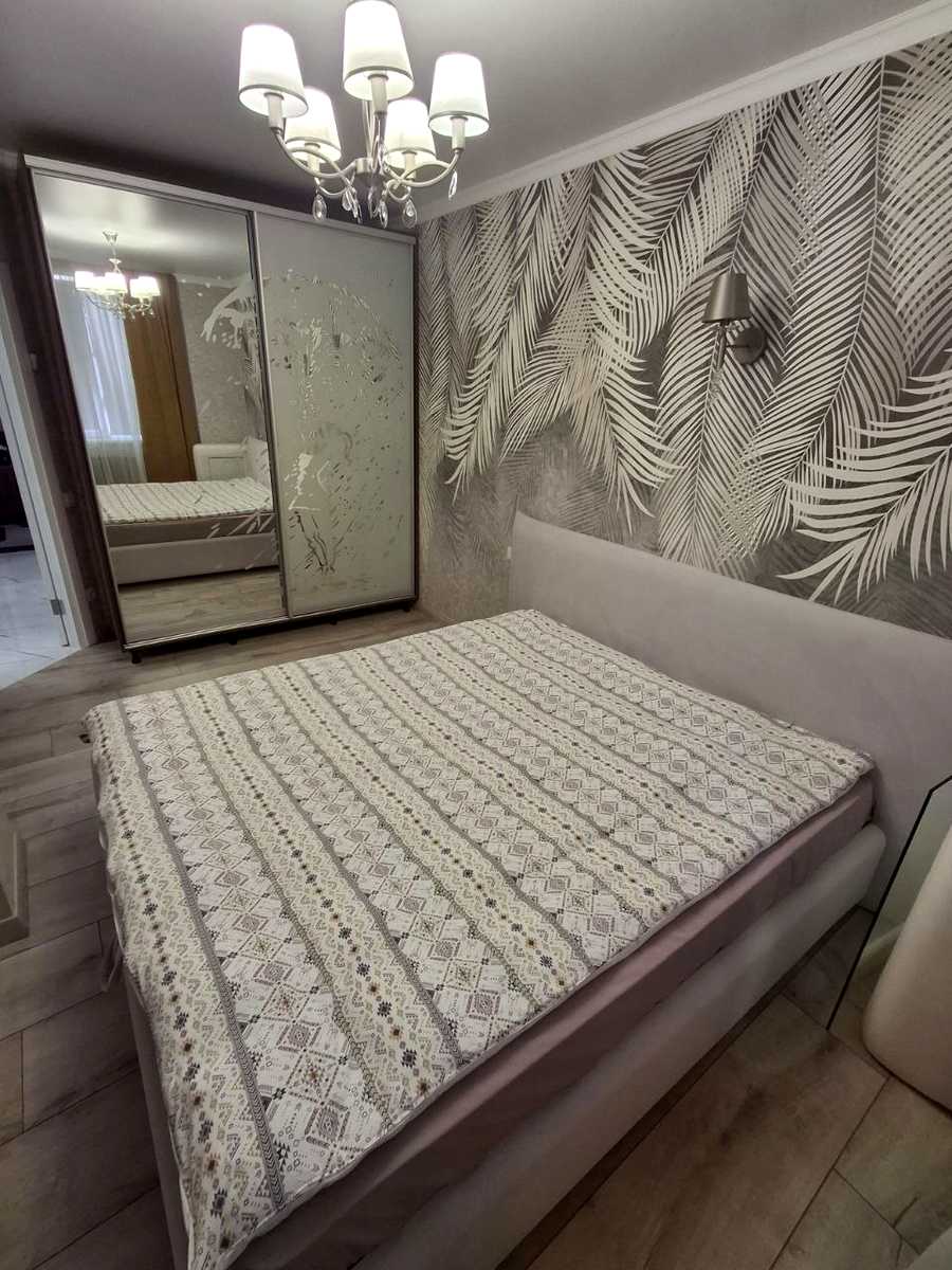 1877659784355554