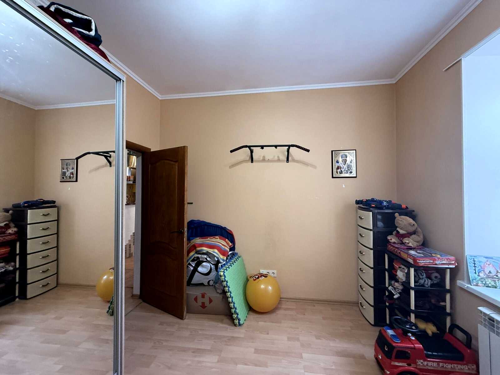 1877660751804991