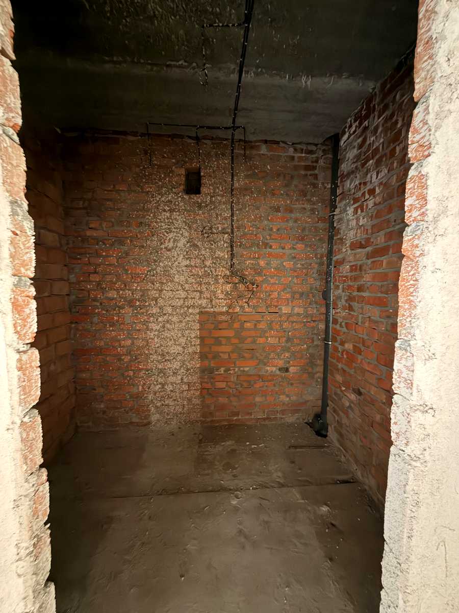 1877661044917608