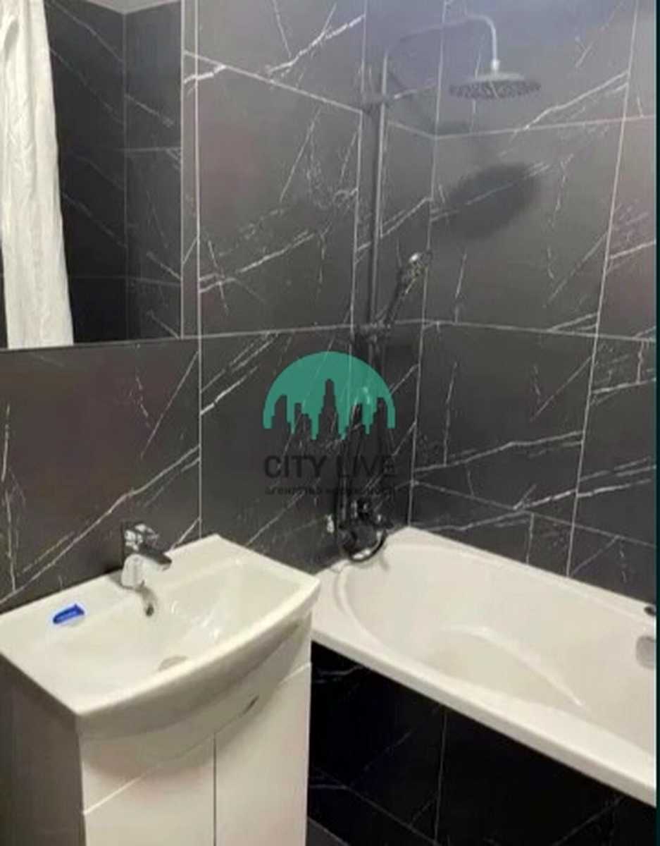 1877663656484109