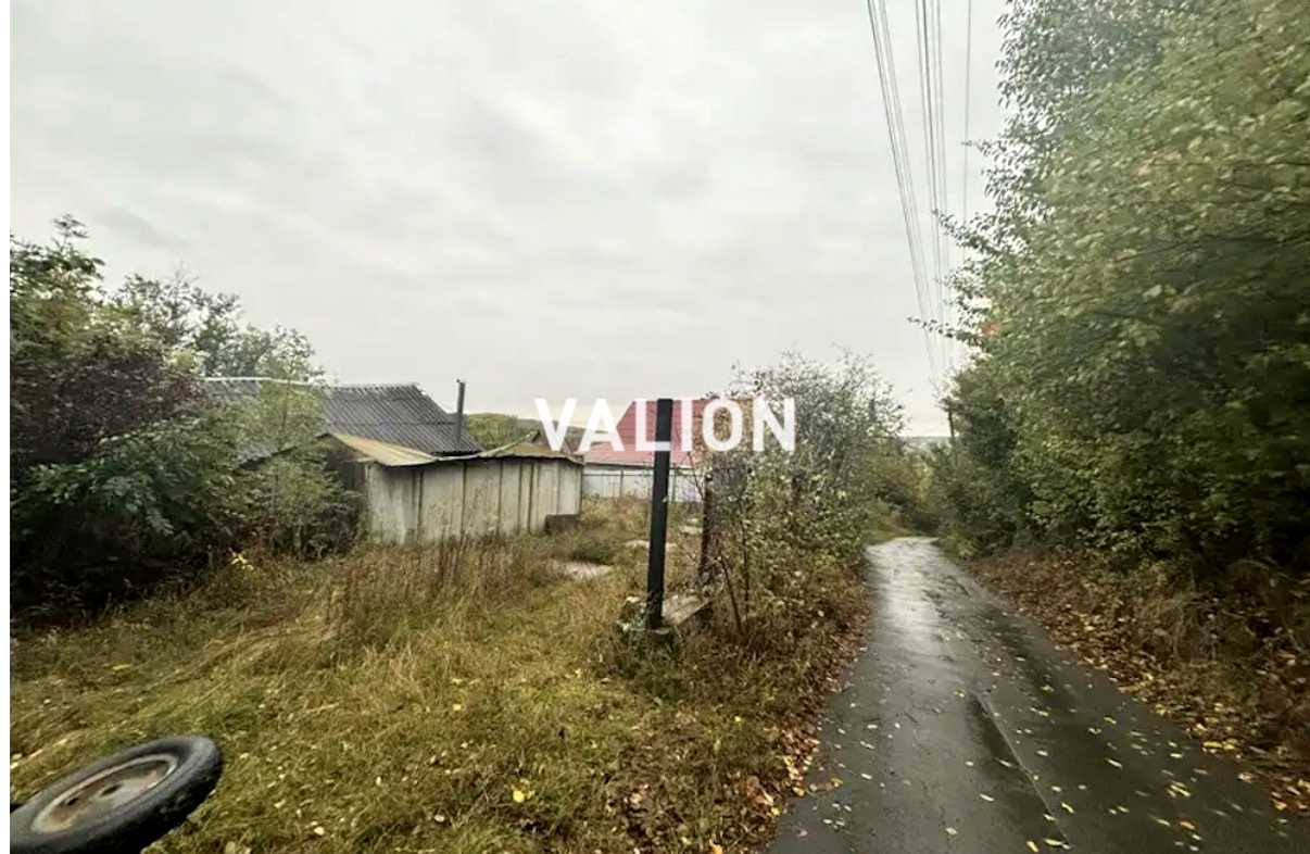 1877663769158243
