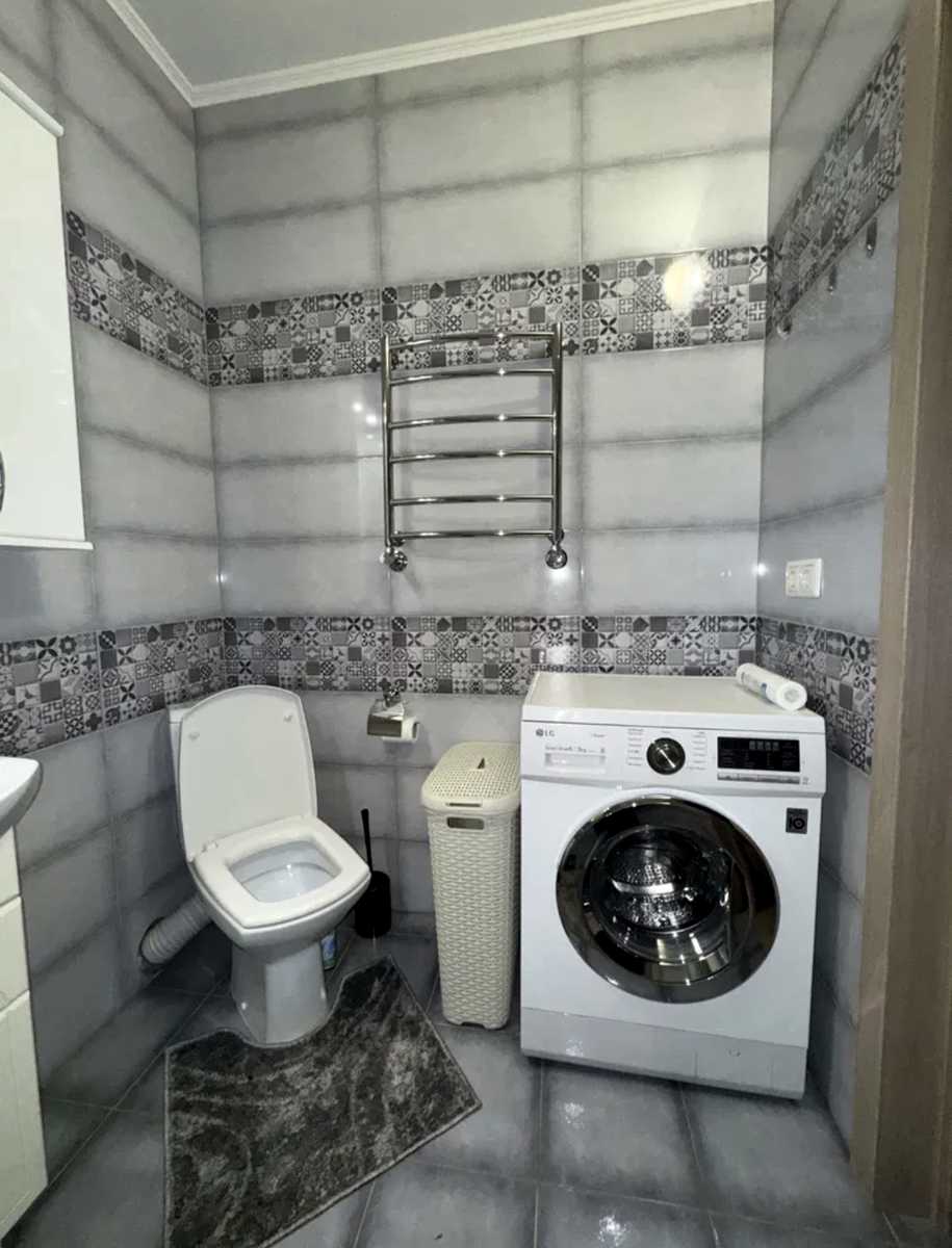1877663904044309