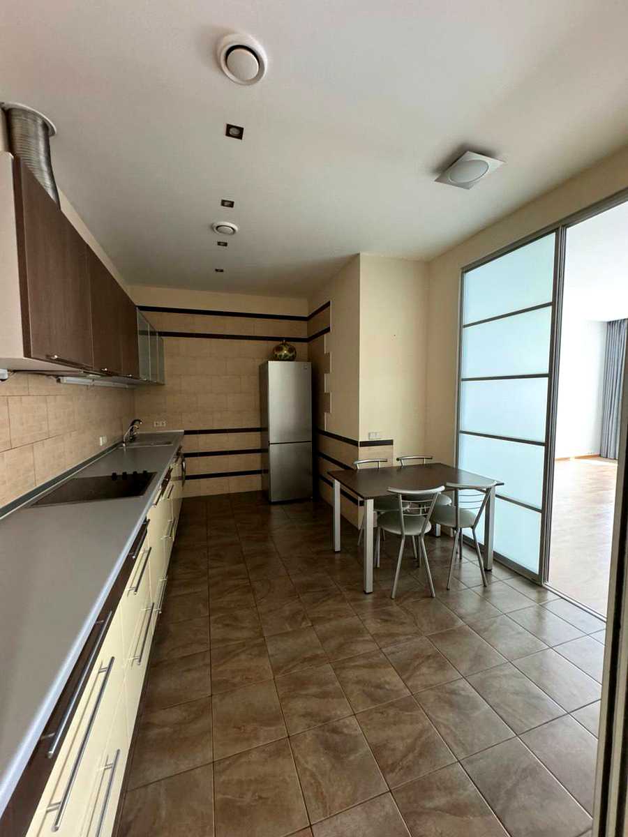 1877664196182216