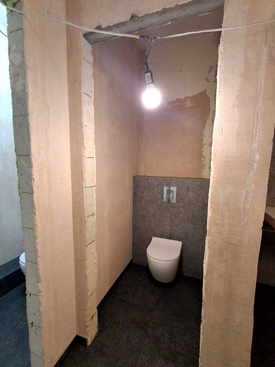 1877664374372794