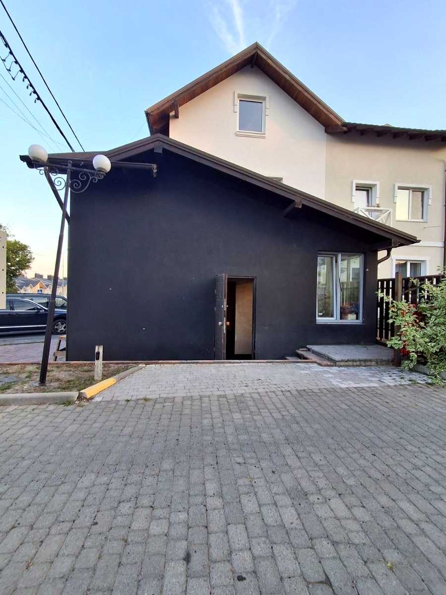 1877664376349210