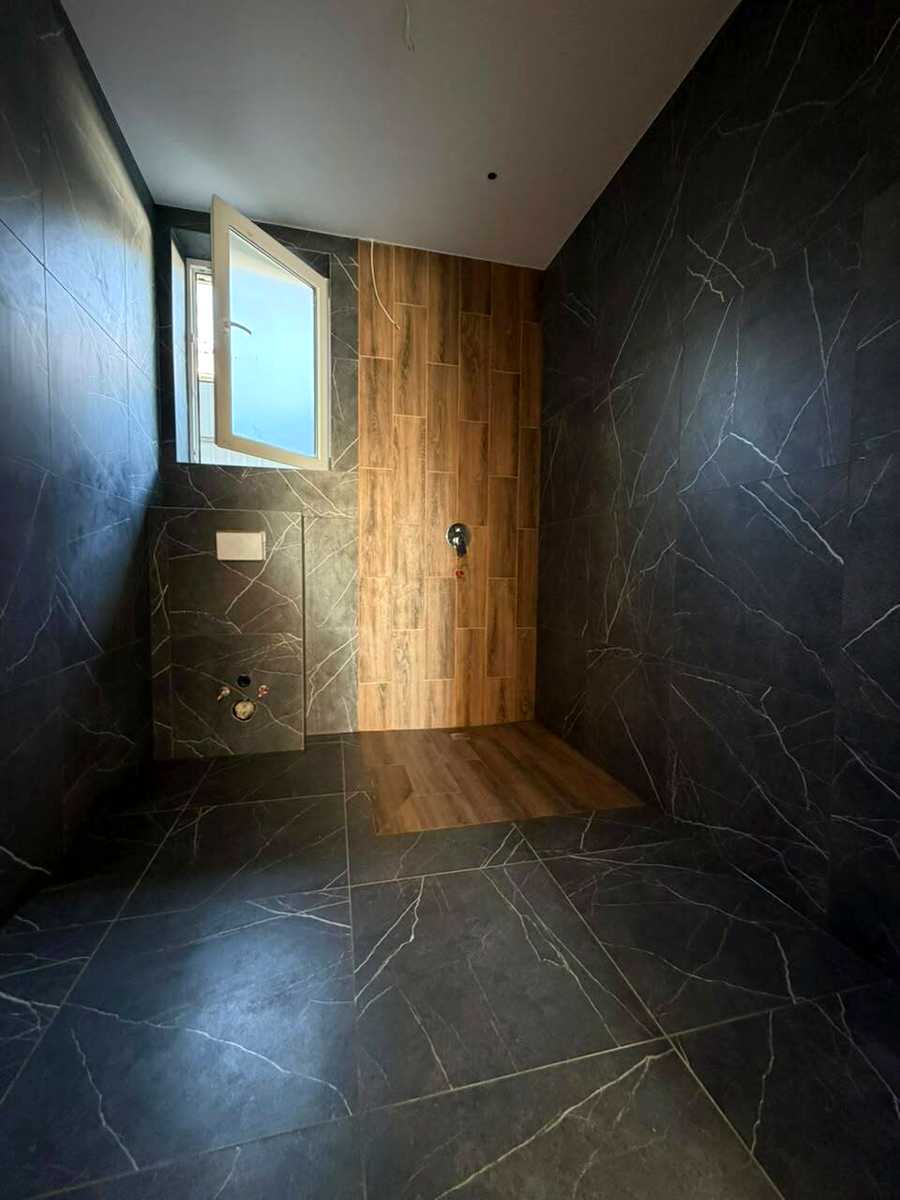 1877665872892604