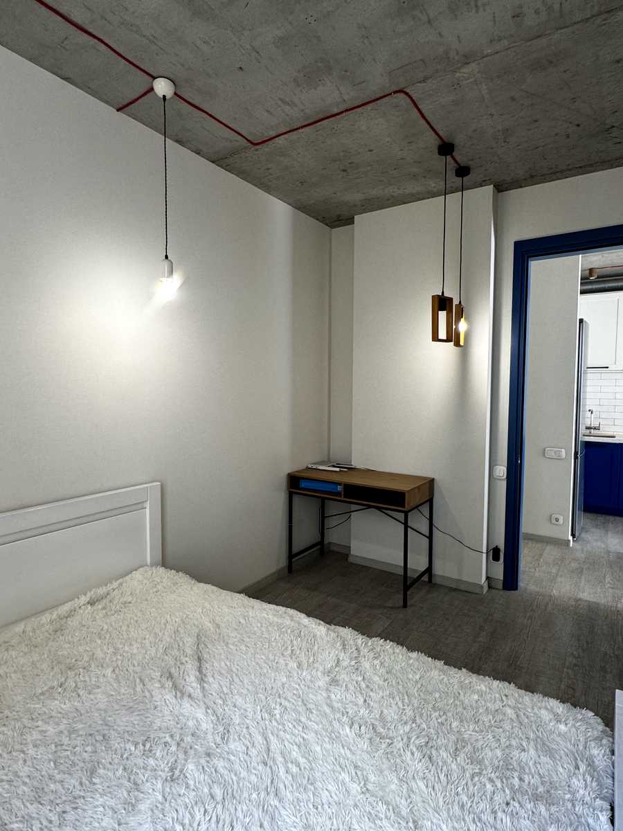 1877666172870963