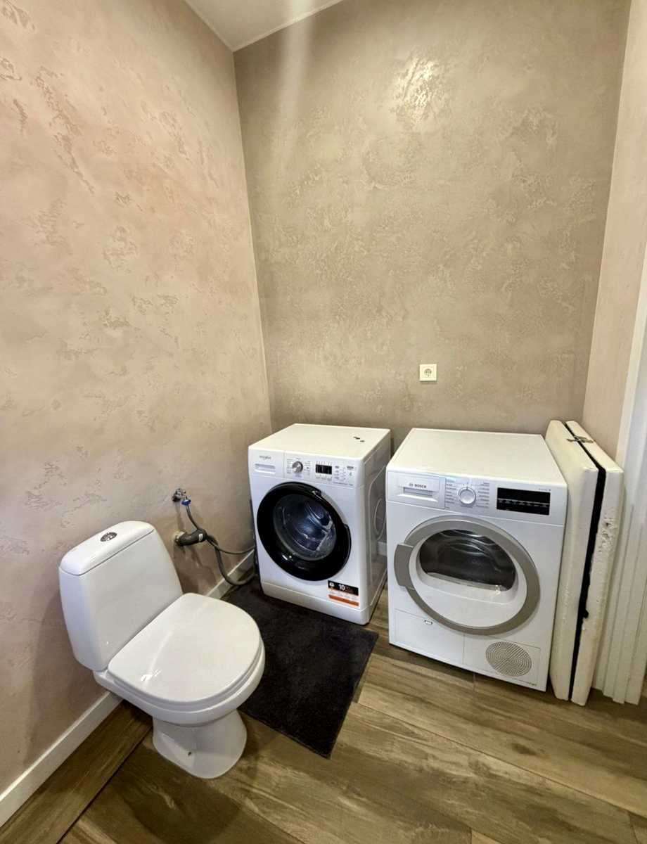 1877666459409320