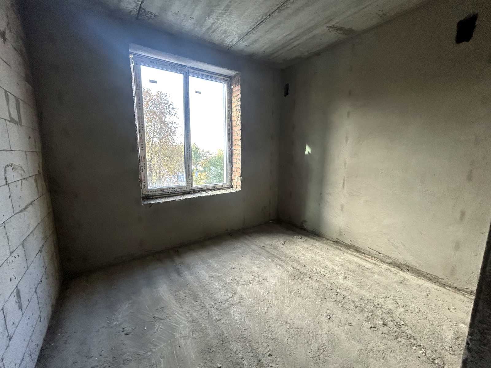 1877666663945723