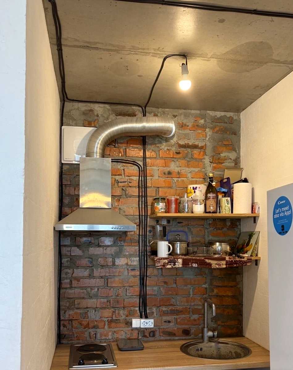 1877667262768105