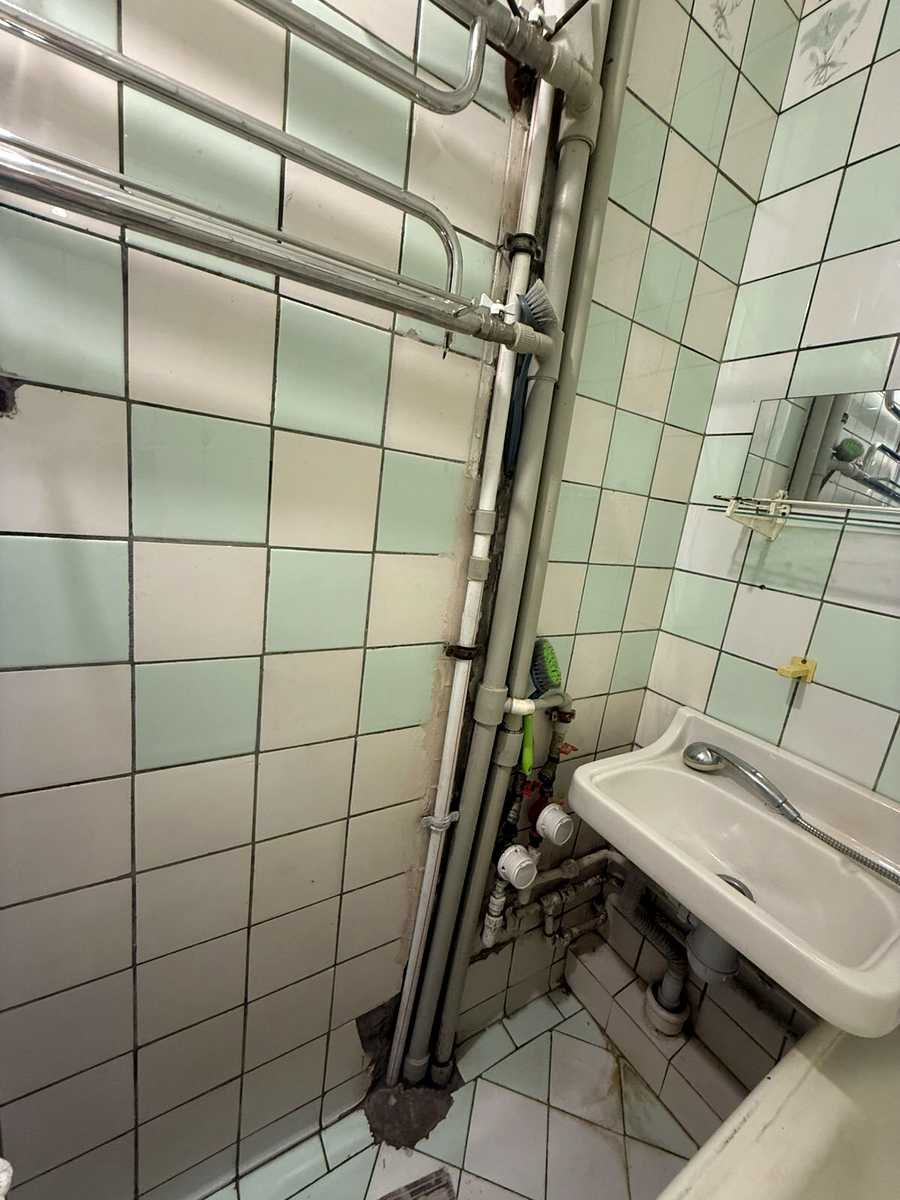 1877667936443969
