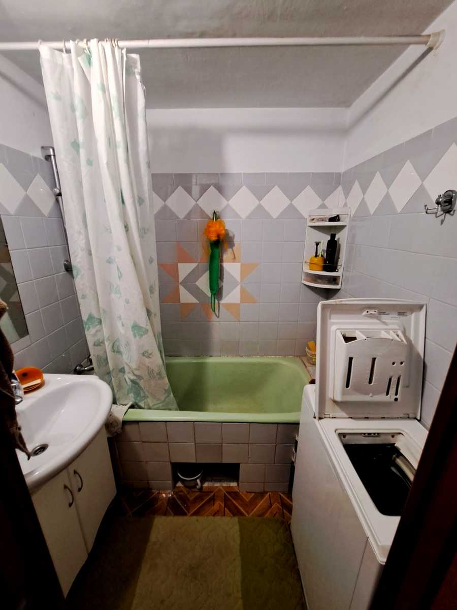 1877668715340645