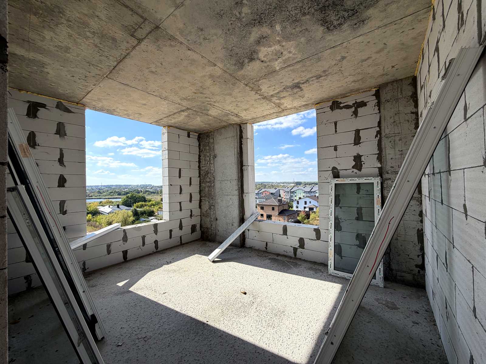 1877669480598079