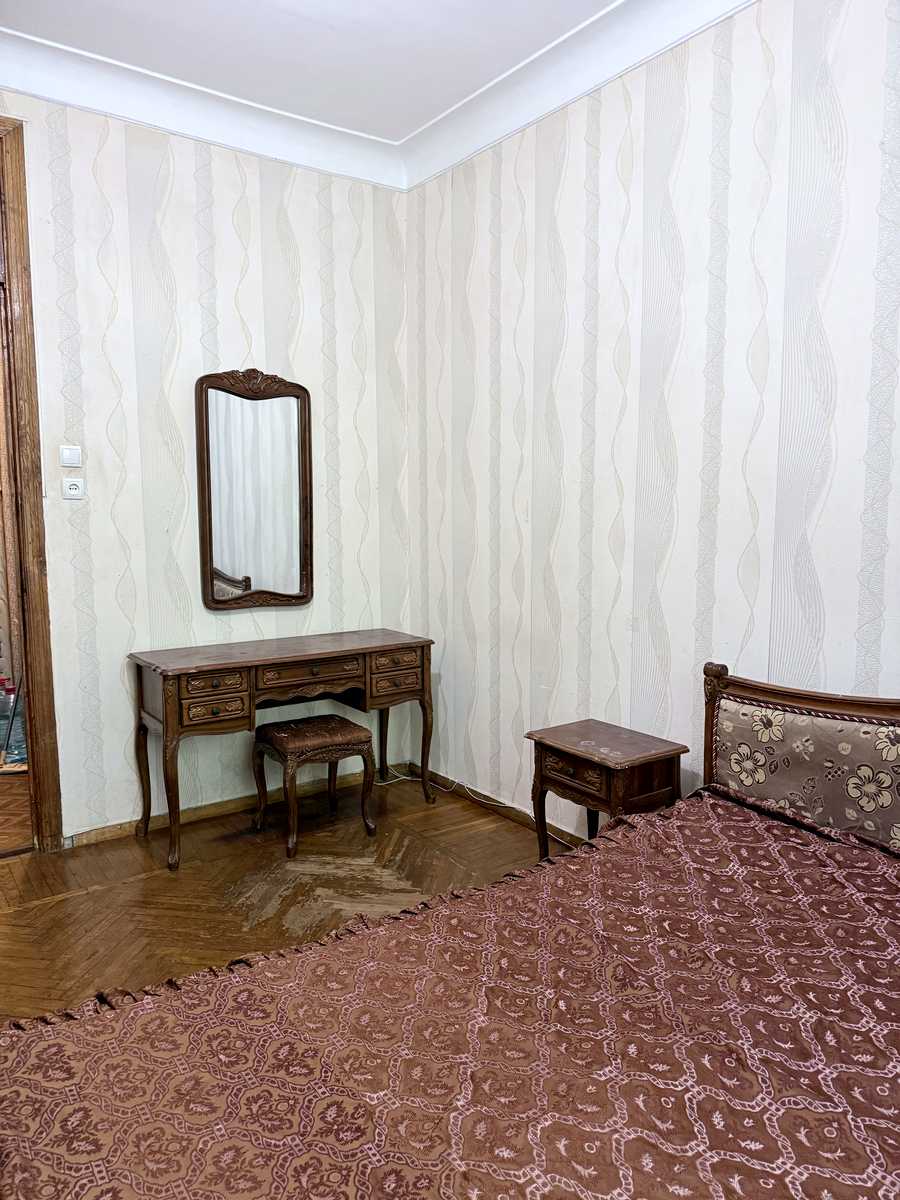 1877669630246301