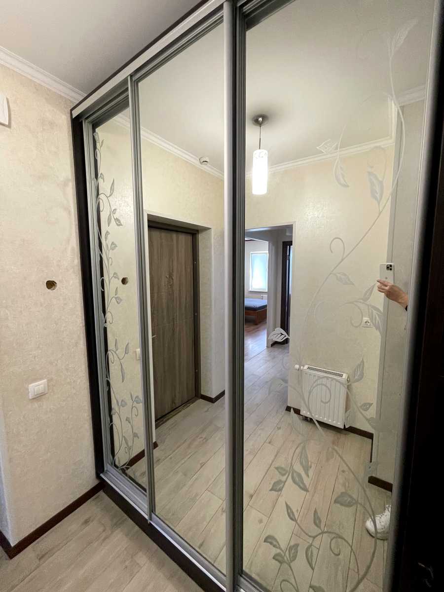 1877672663887598