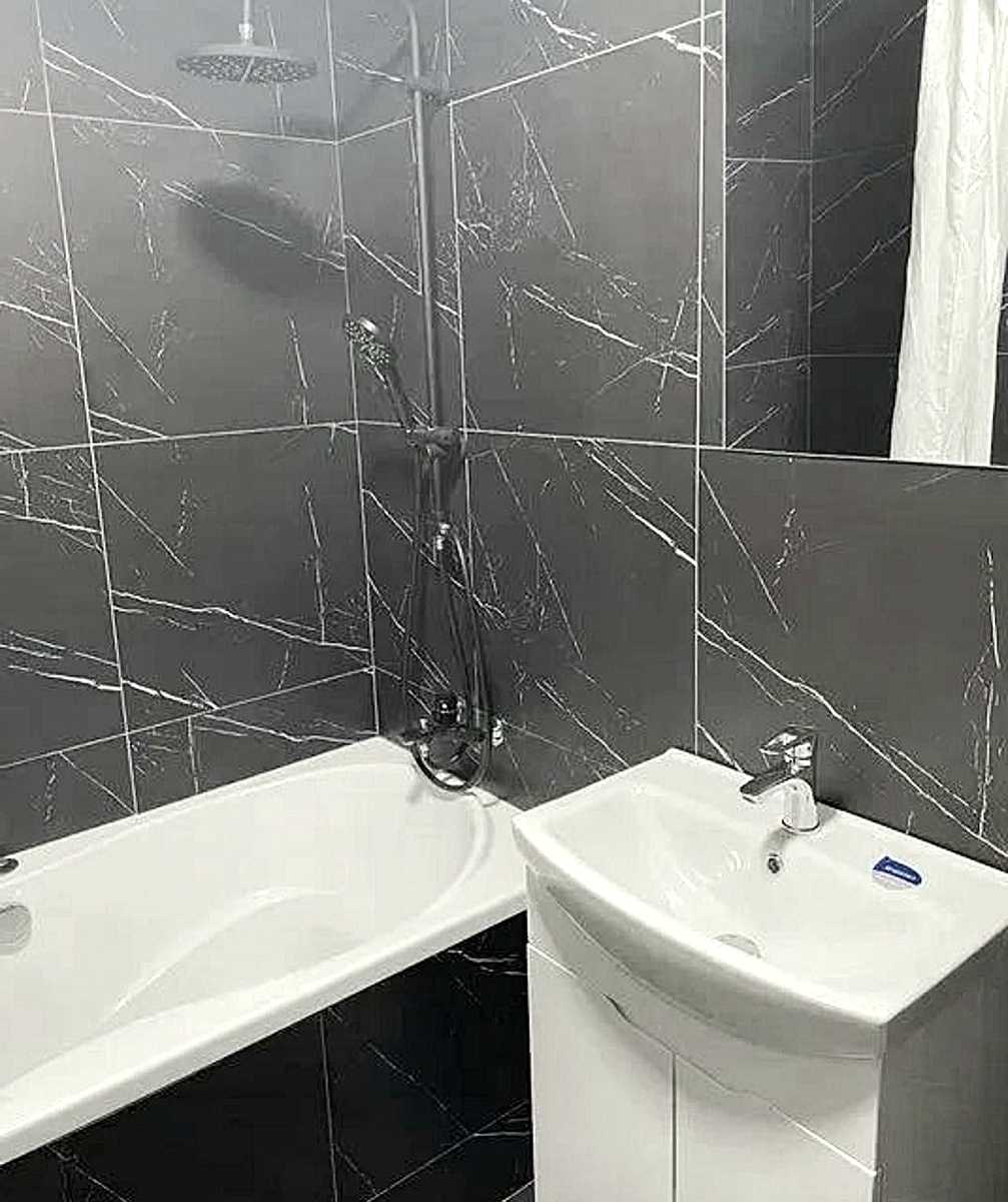 1877672733825989