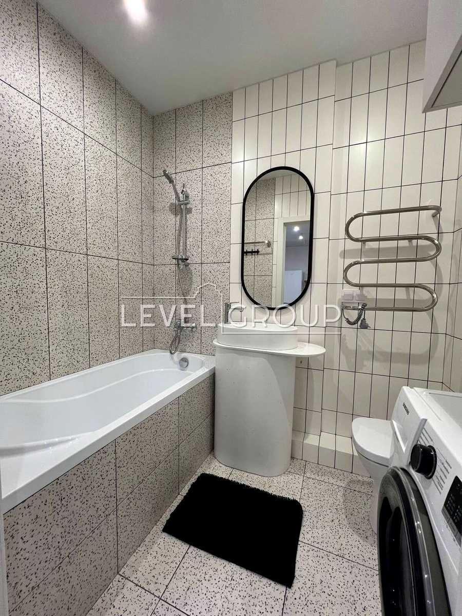 1877673268037606