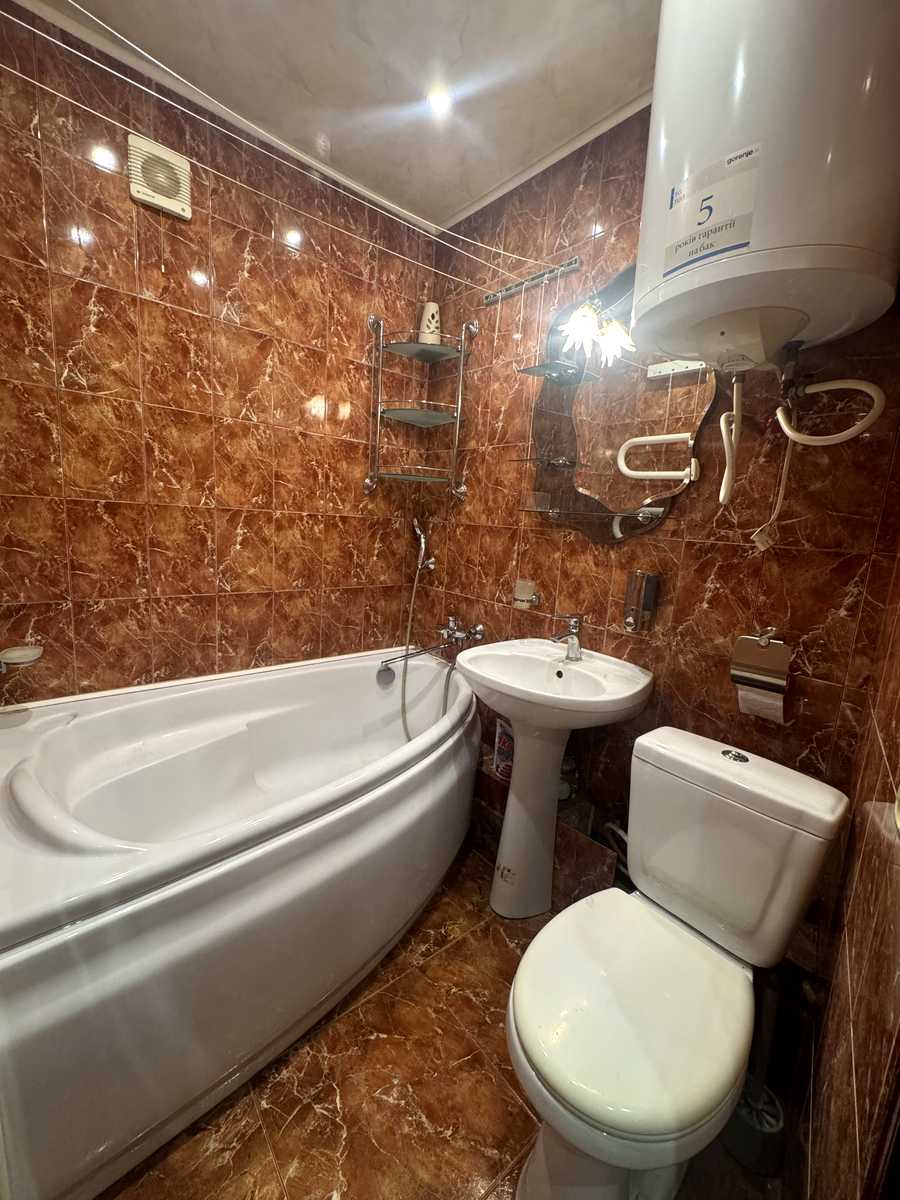 1877673345501828