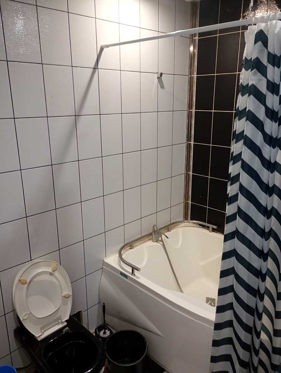1877673383828575