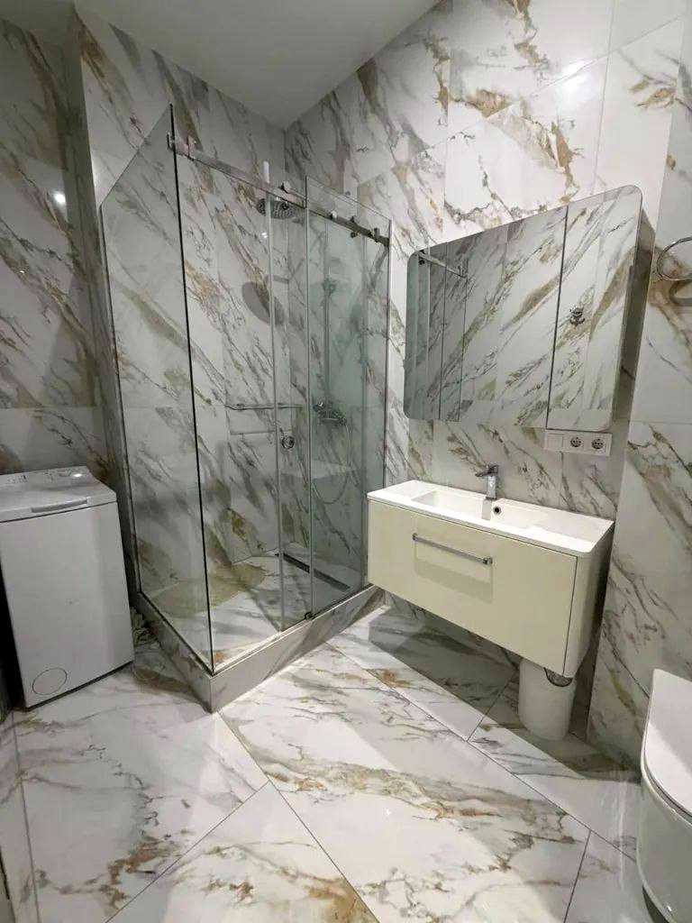 1877674472197895