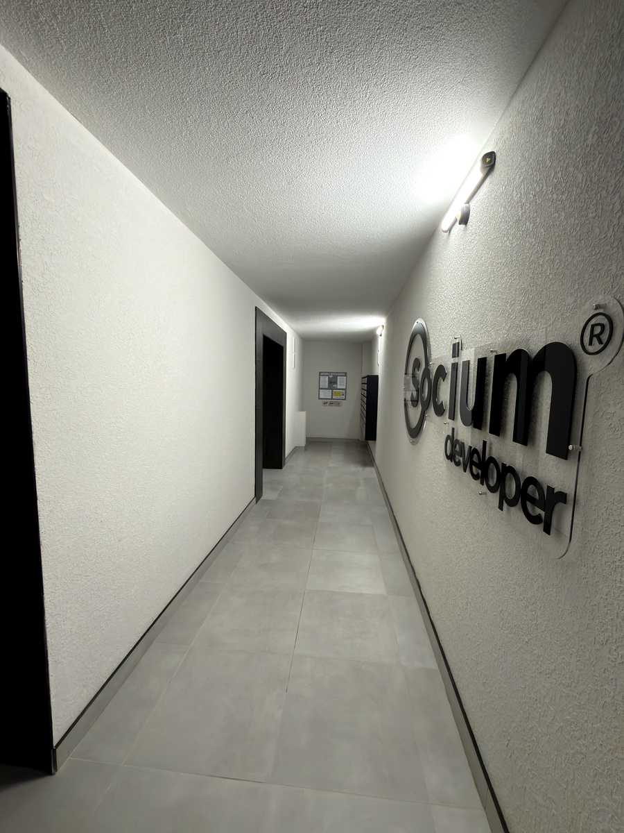 1877674741101951