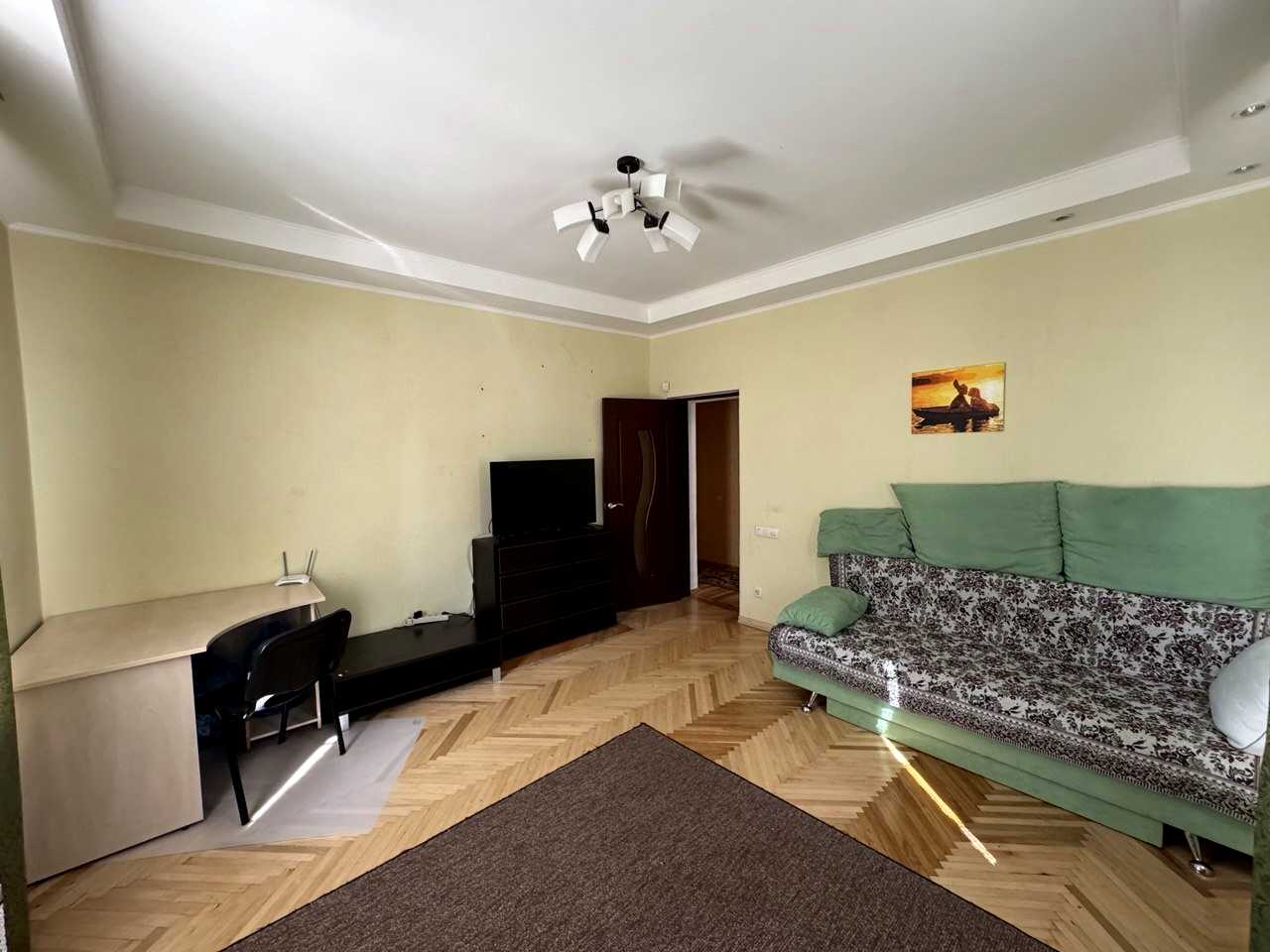 1877674871695358
