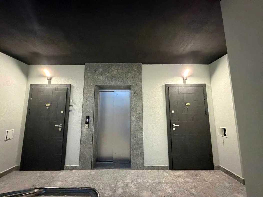 1877675997766566