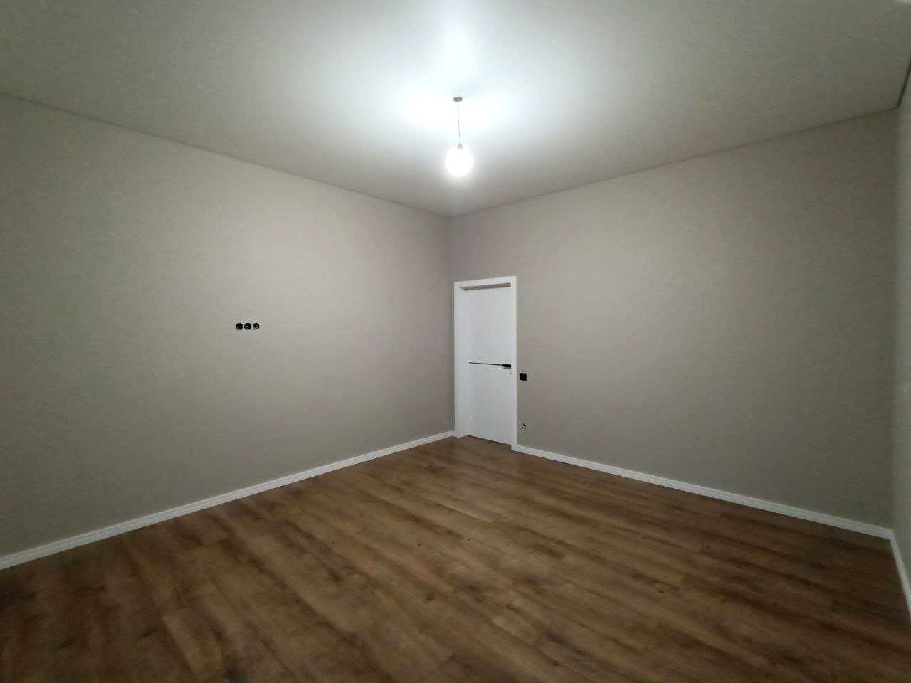 1877677690037314