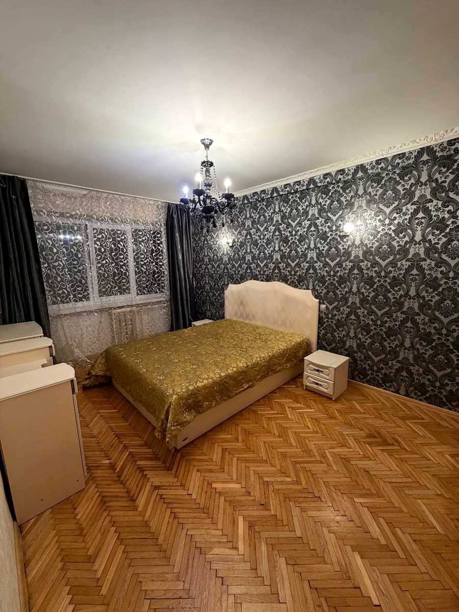 1877678674733716