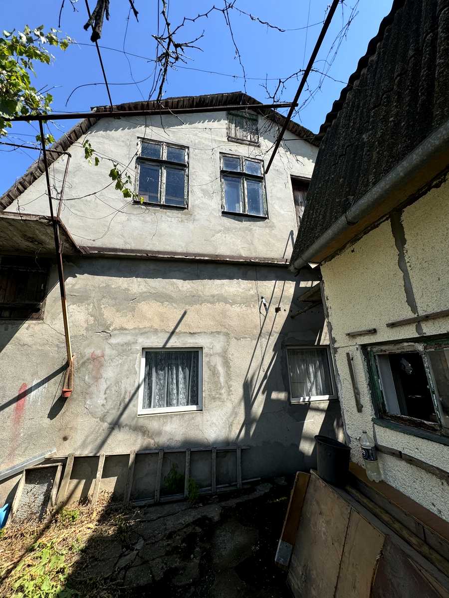 1877680576188815
