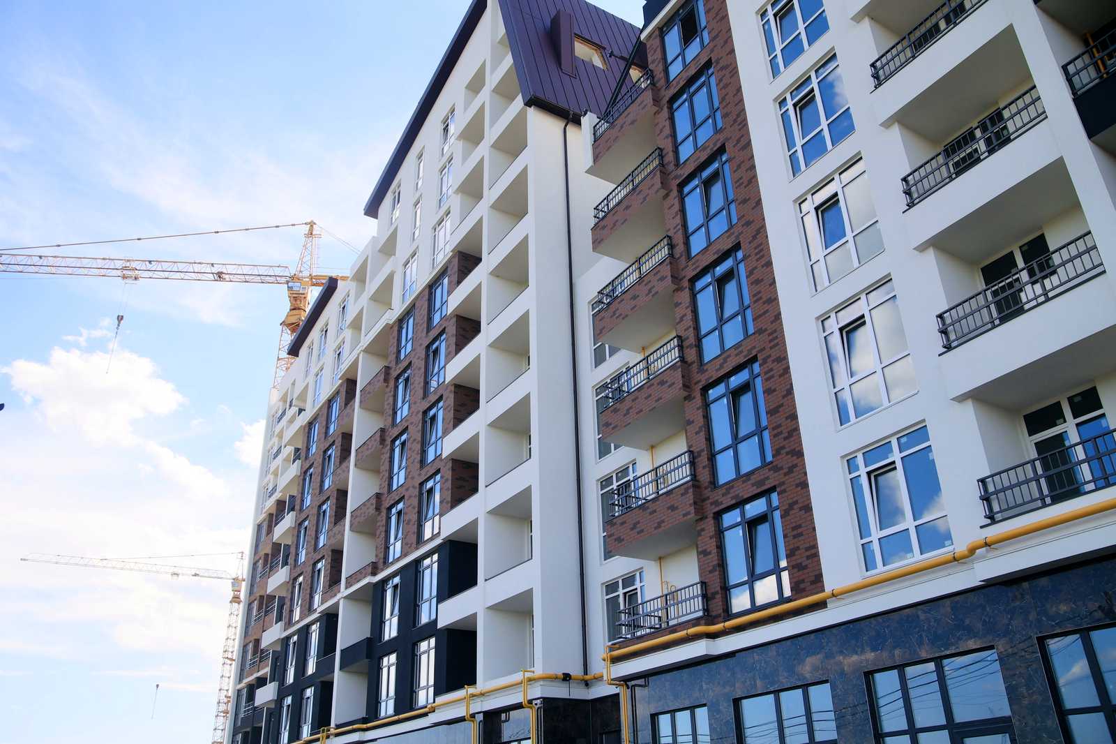 1877683753966225