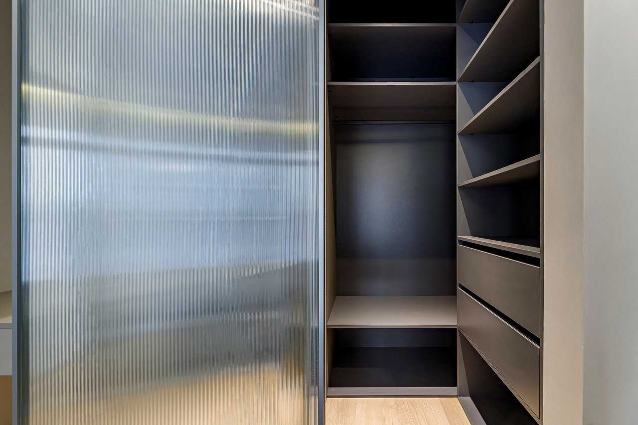1877684880435713