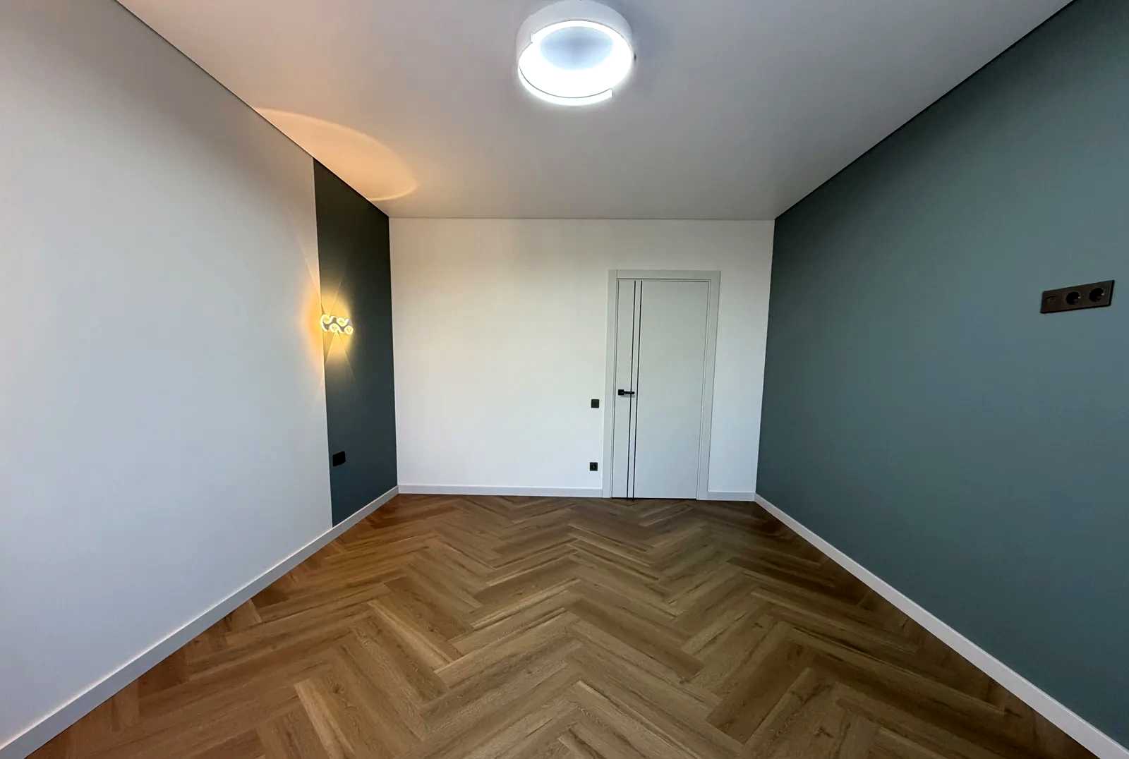 1877689734386318