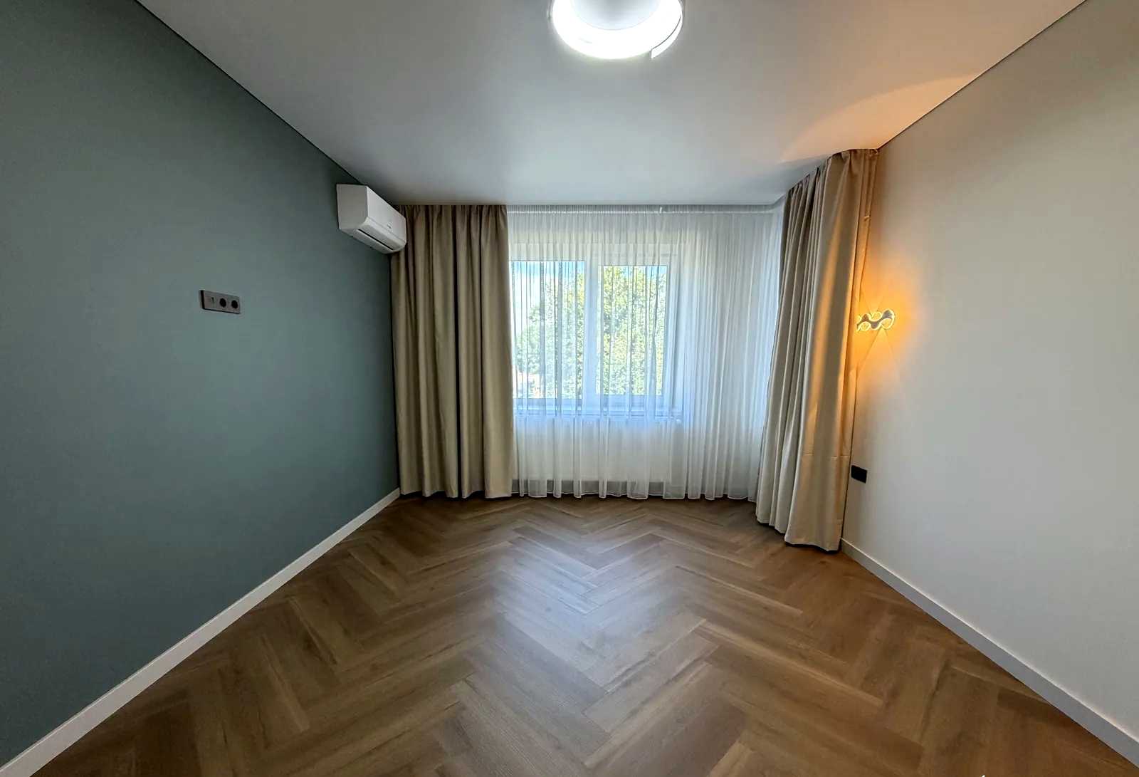1877689734386718