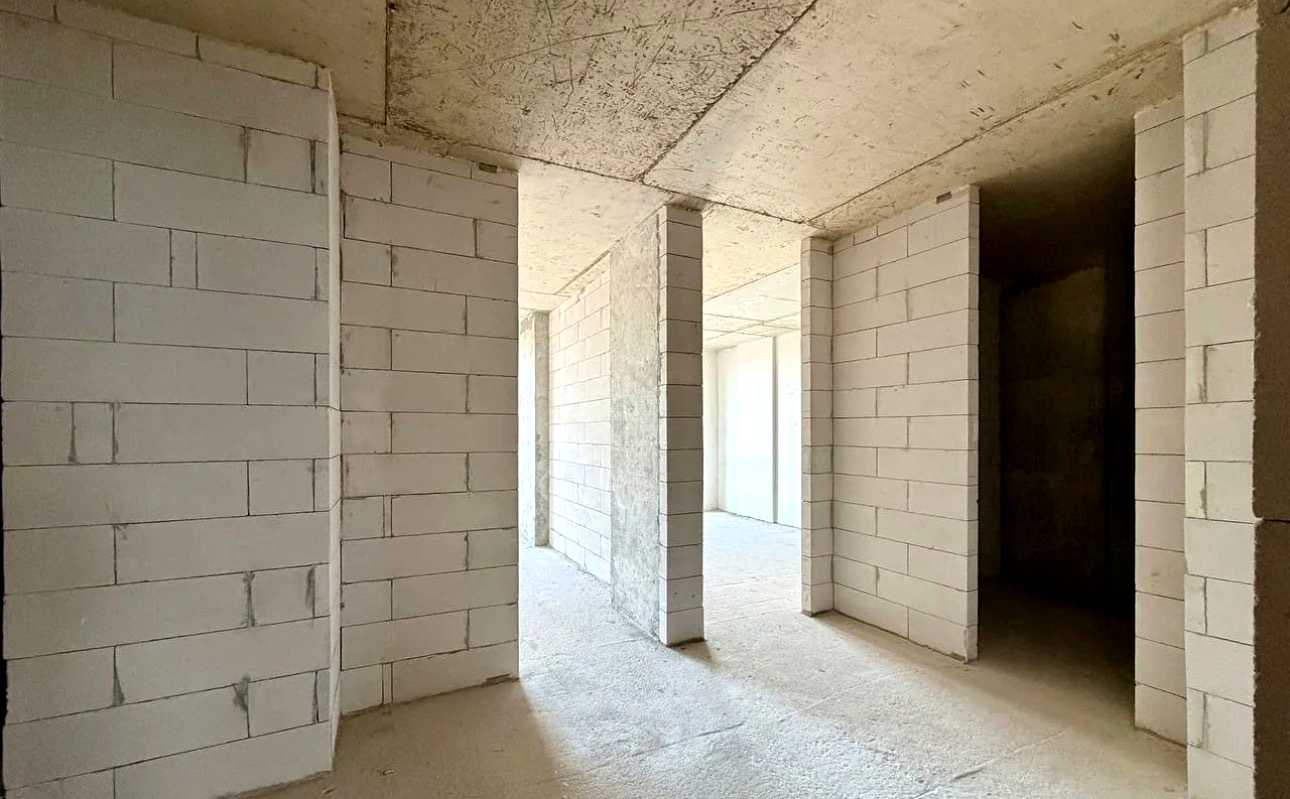 1877690626085392