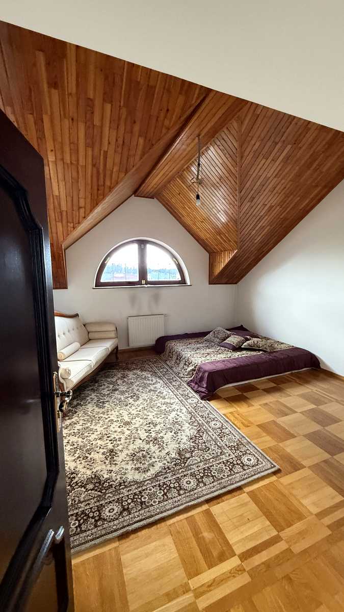 1877691856031783