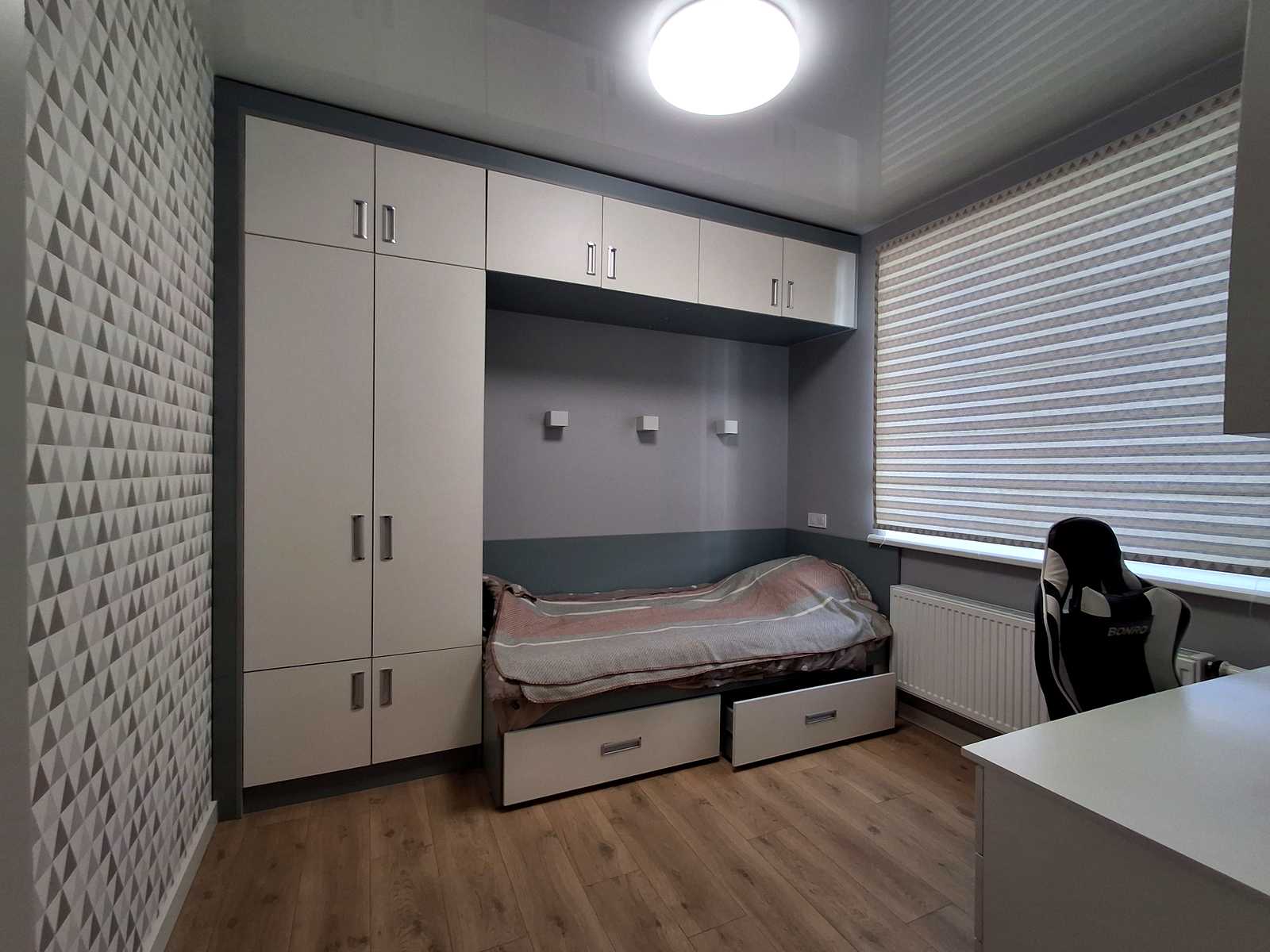 1877692462834898