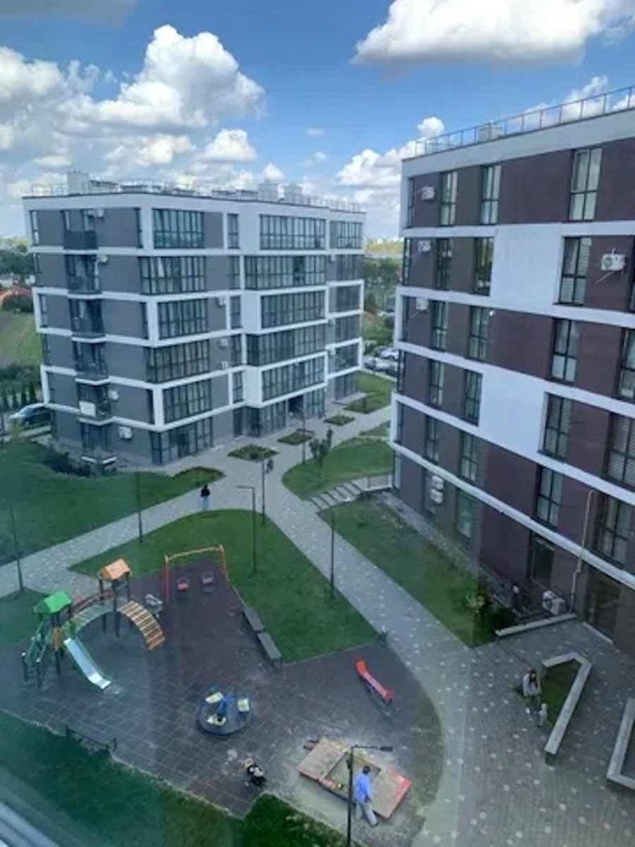 1877733176752284