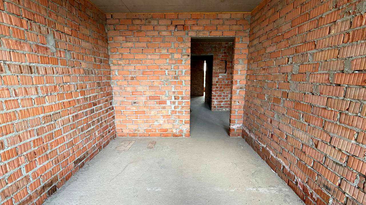 1877737063006329