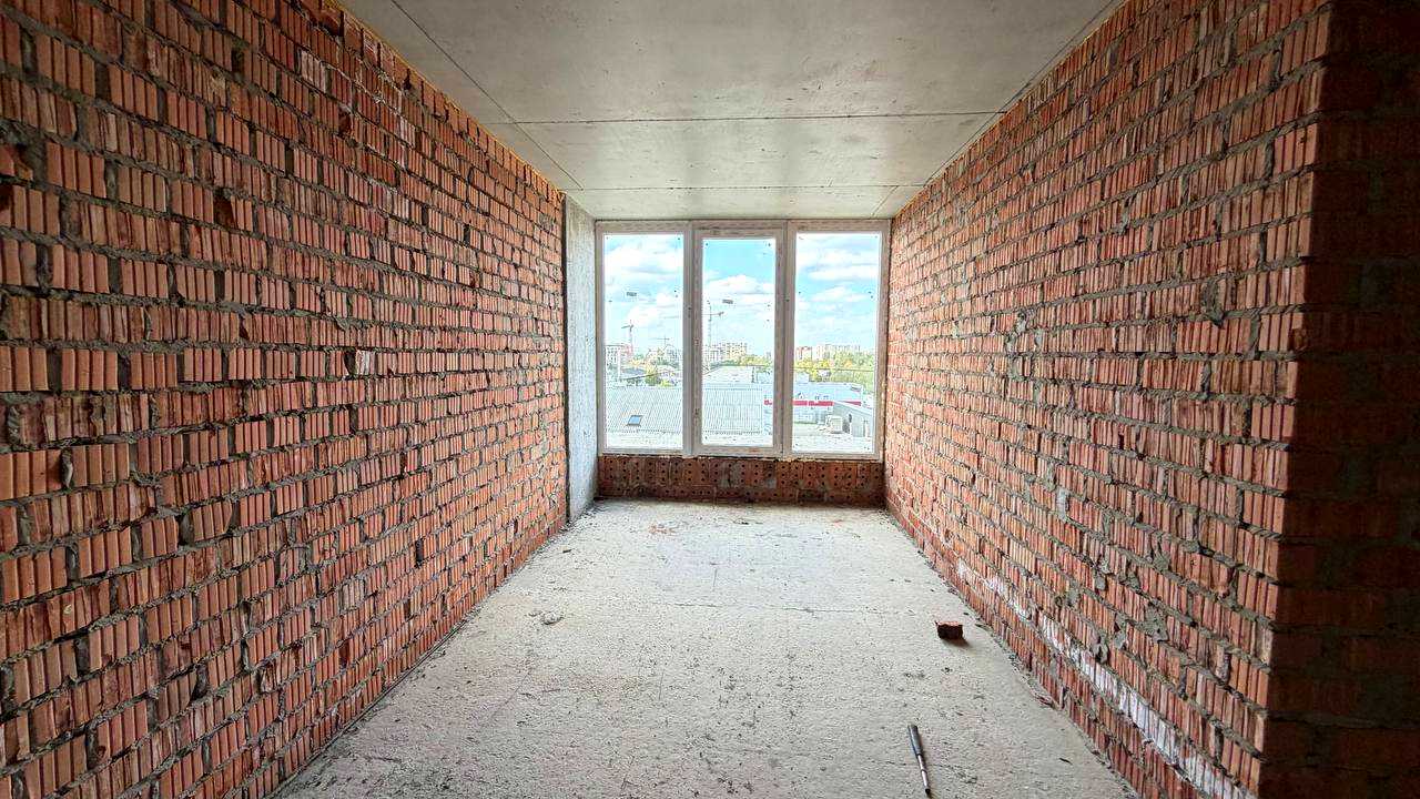 1877737063502921