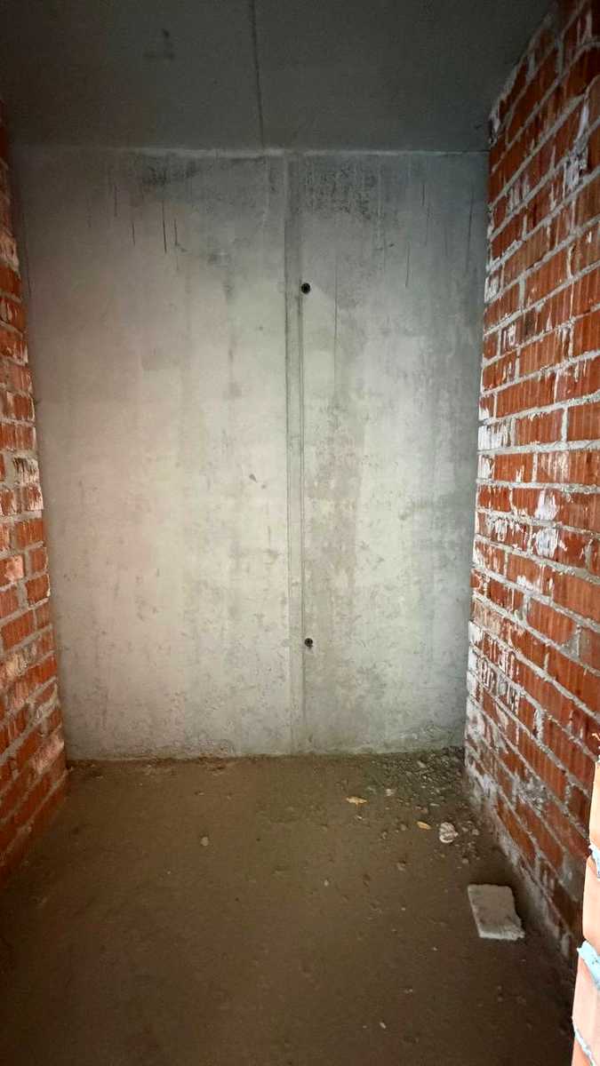 1877738084800259