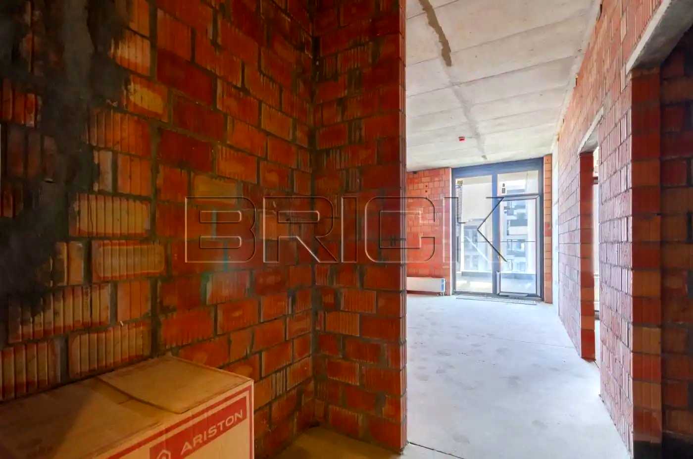 1877739545563079