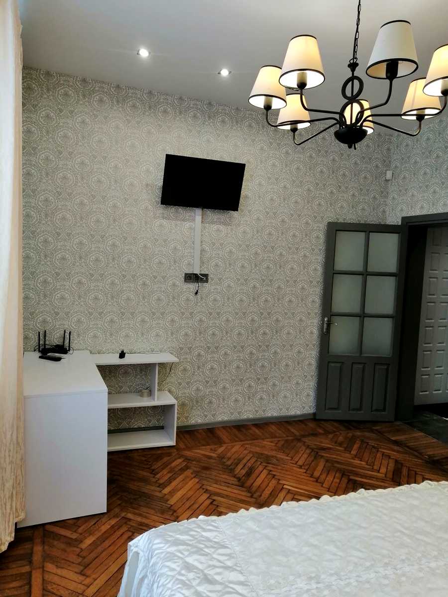 1877740159432538
