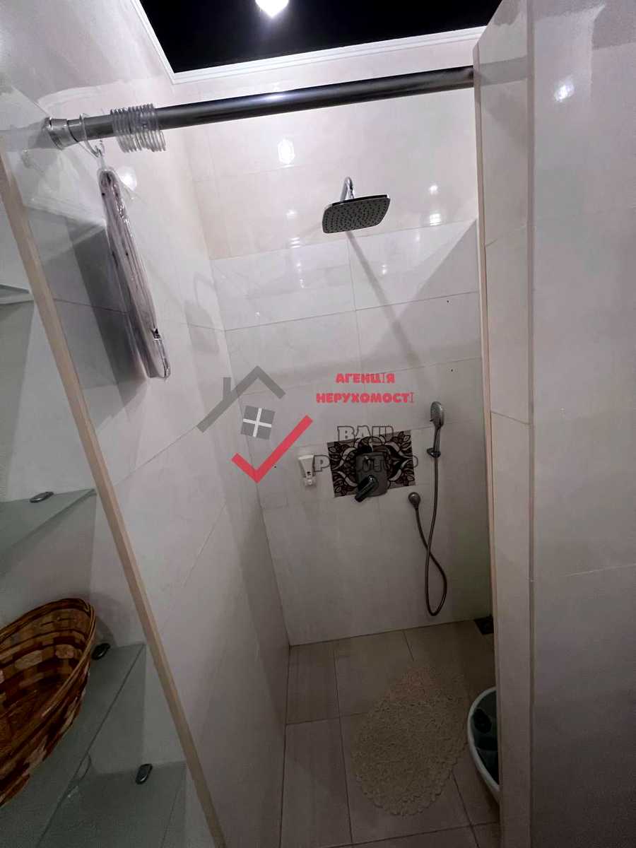 1877741548586589
