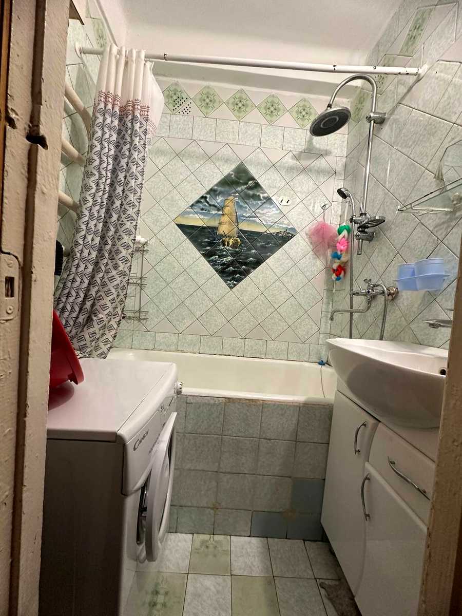 1877741739594570