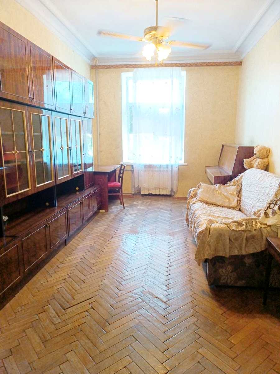 1877742403963774