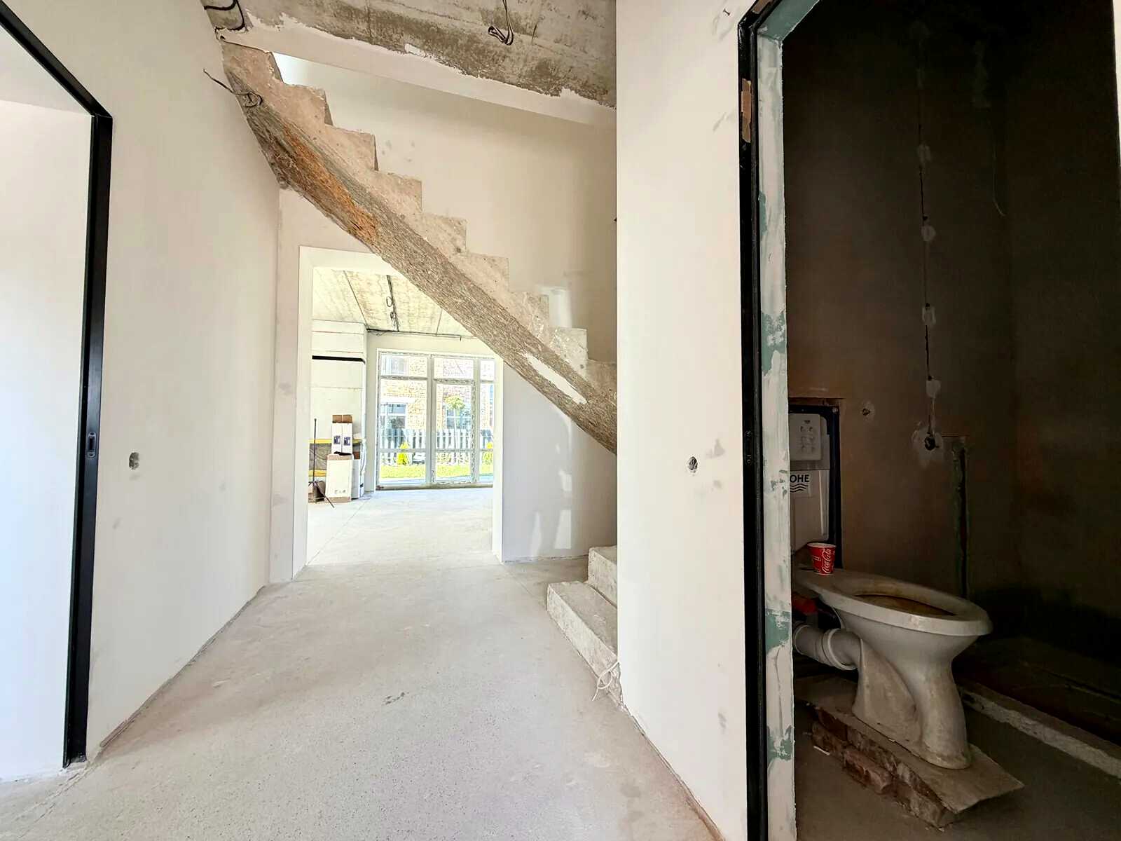 1877742596013832