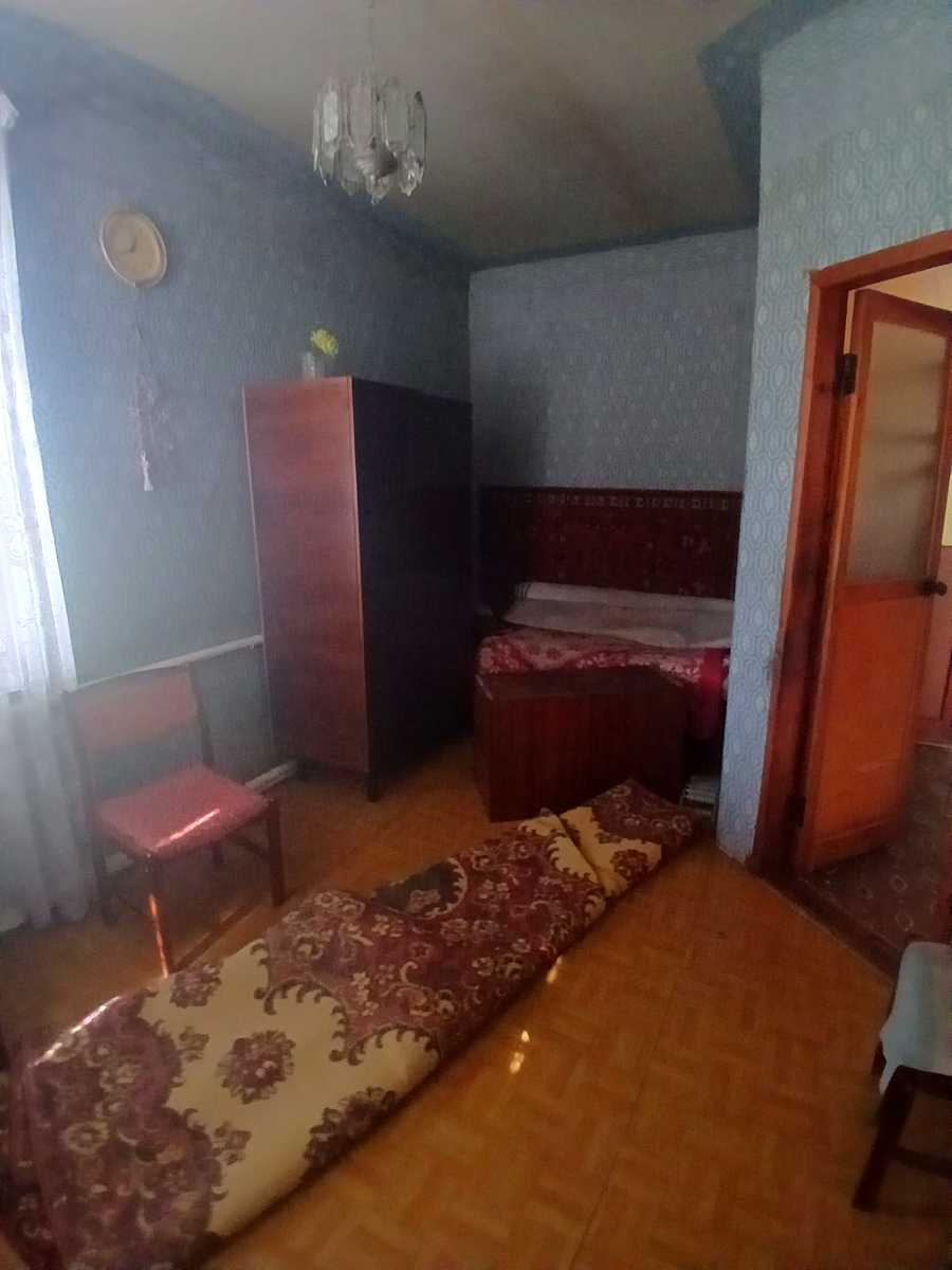 1877743647873248