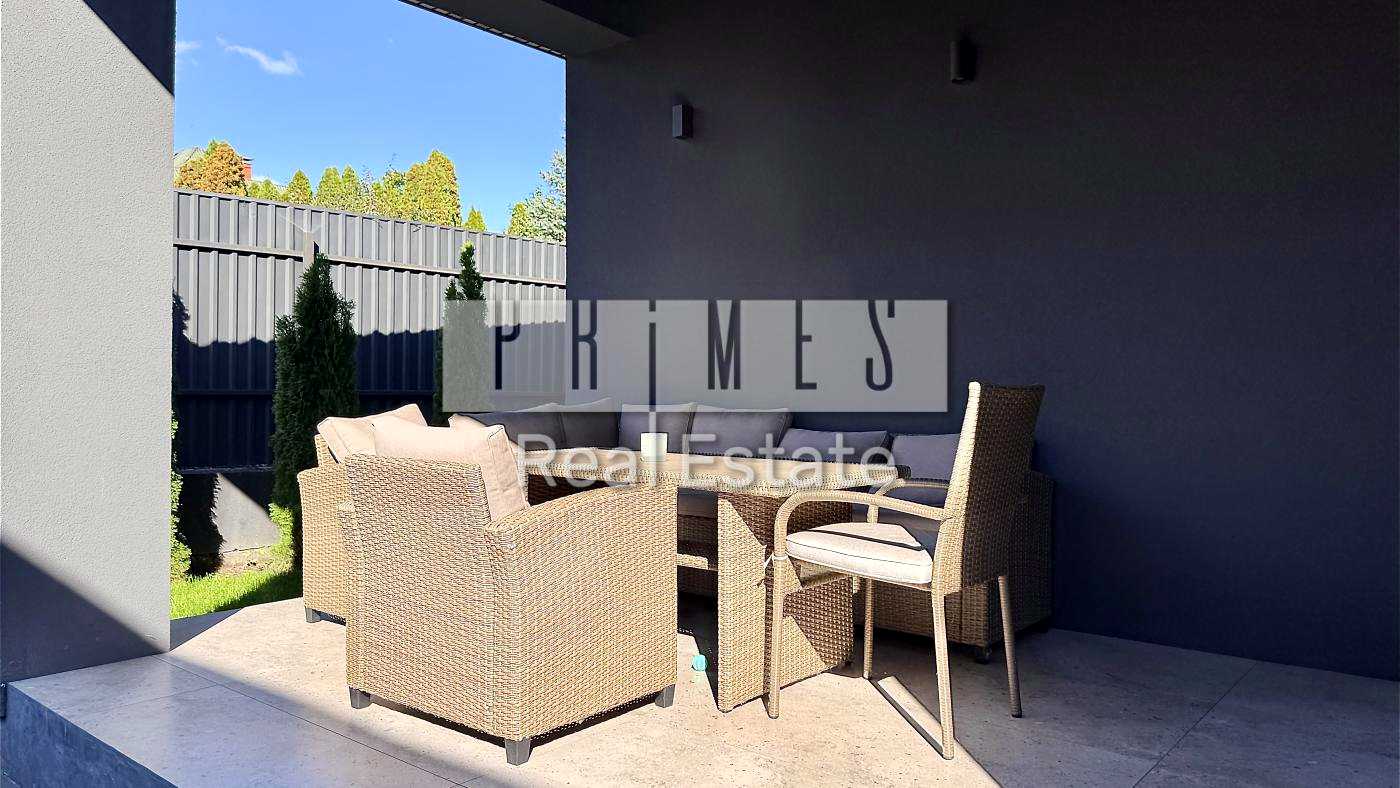 1877743937972783